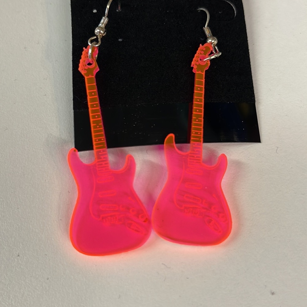 Guitar Shaped Earrings like a Strat